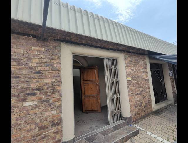 526M² OFFICE FOR SALE IN SASOLBURG CENTRAL